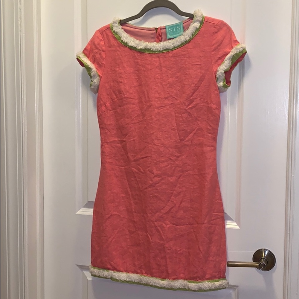Short sleeve shift dress with fringe